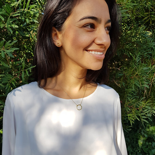 Collar Círculo de plata chapada en oro de 18k